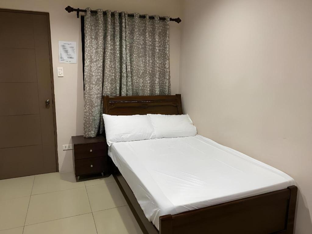 Oyo 766 Ichehan Apartments มะนิลา ภายนอก รูปภาพ