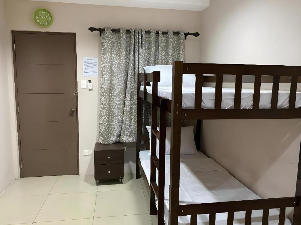 Oyo 766 Ichehan Apartments มะนิลา ภายนอก รูปภาพ