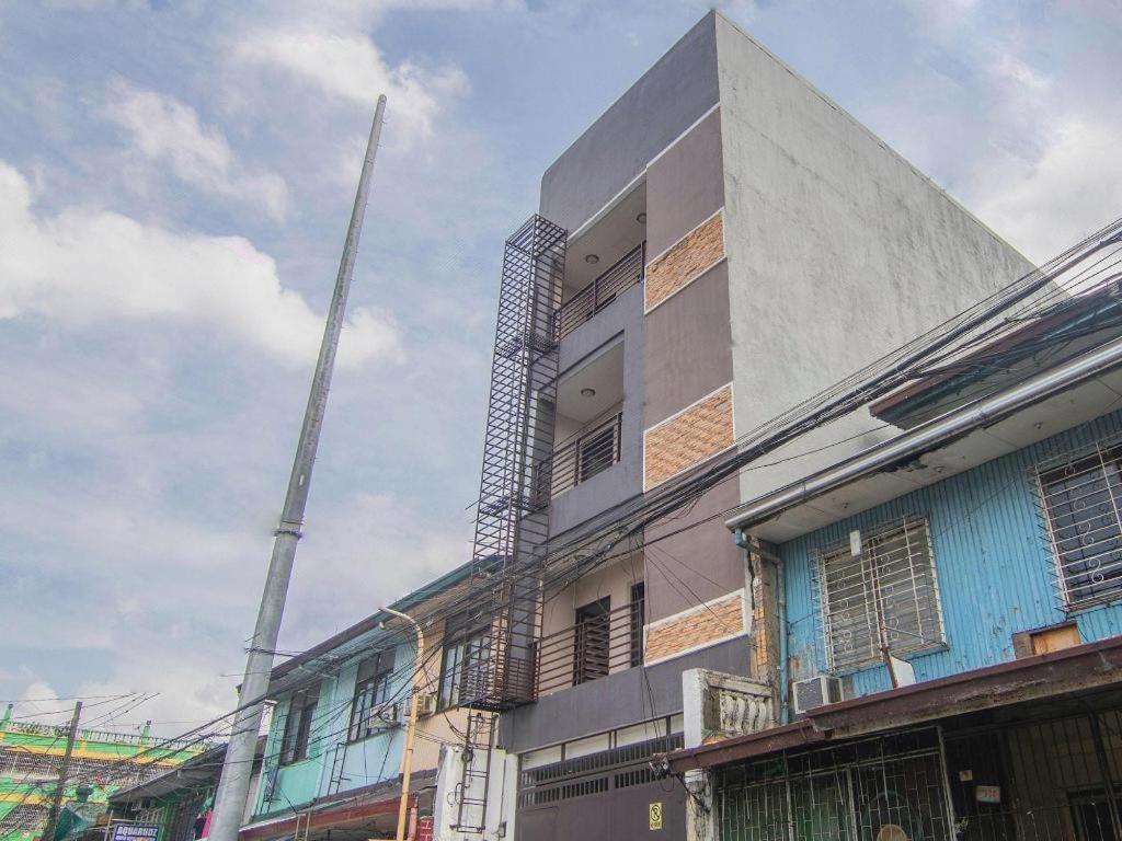 Oyo 766 Ichehan Apartments มะนิลา ภายนอก รูปภาพ