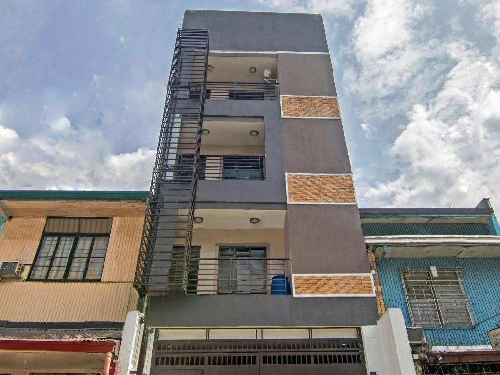 Oyo 766 Ichehan Apartments มะนิลา ภายนอก รูปภาพ